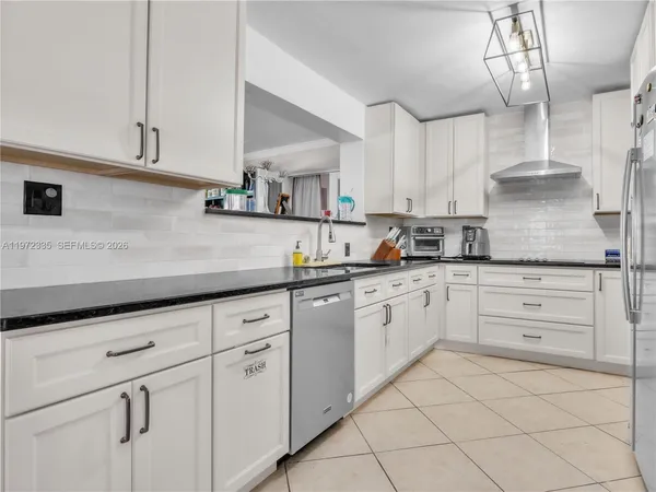 $4,650 | 13821 Southwest 14th Street, Miami, FL 33184