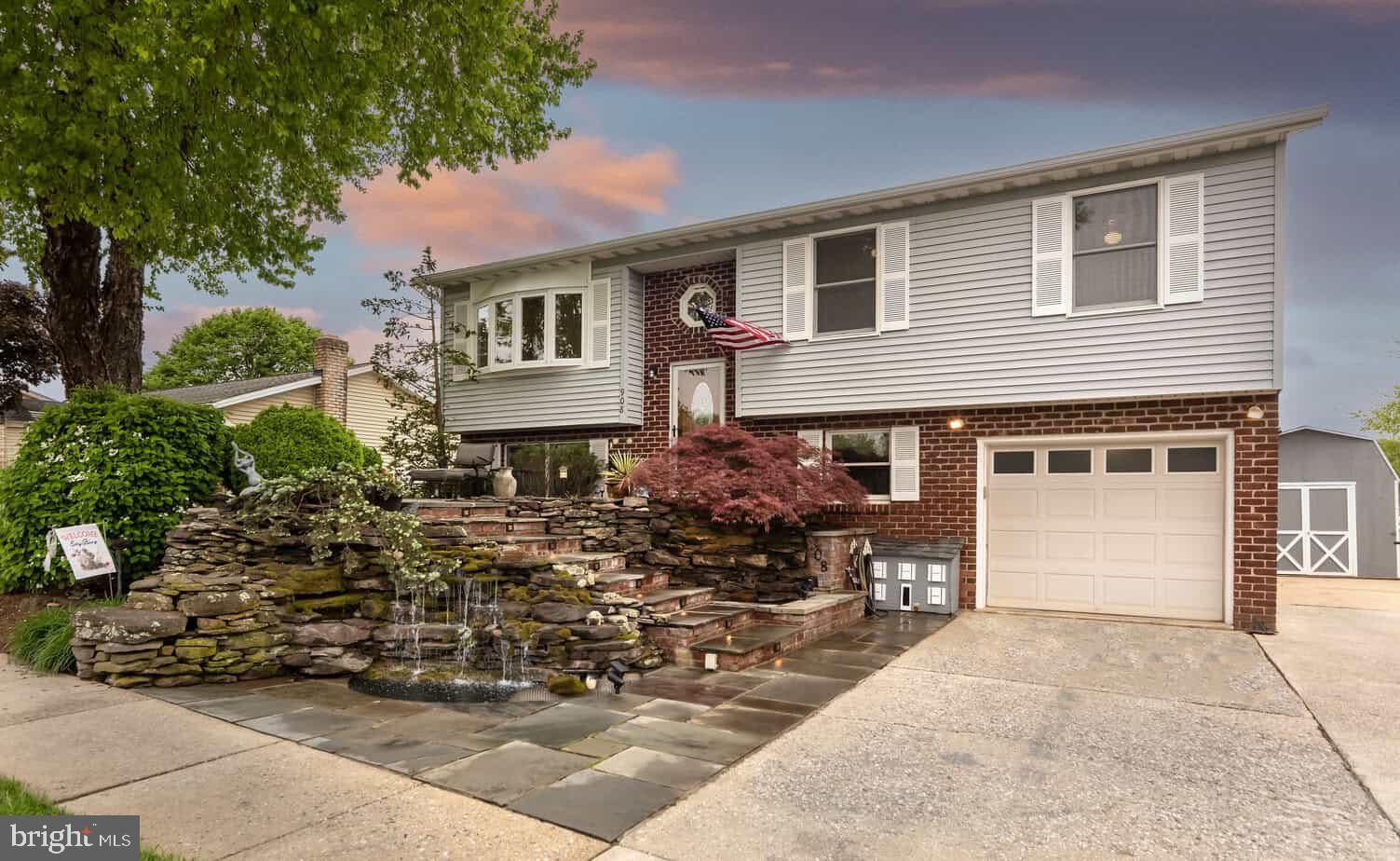 908 Horizon Road Mount Airy, MD 21771 - Photo 1 of 20 Welcome to 908 Horizon Road!
Front waterfall