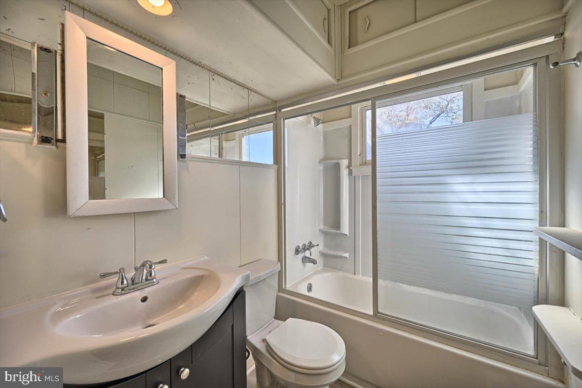 1914 Blue Ridge Drive Lancaster, PA 17603 - Photo 12 of 32 Gallery Image 12