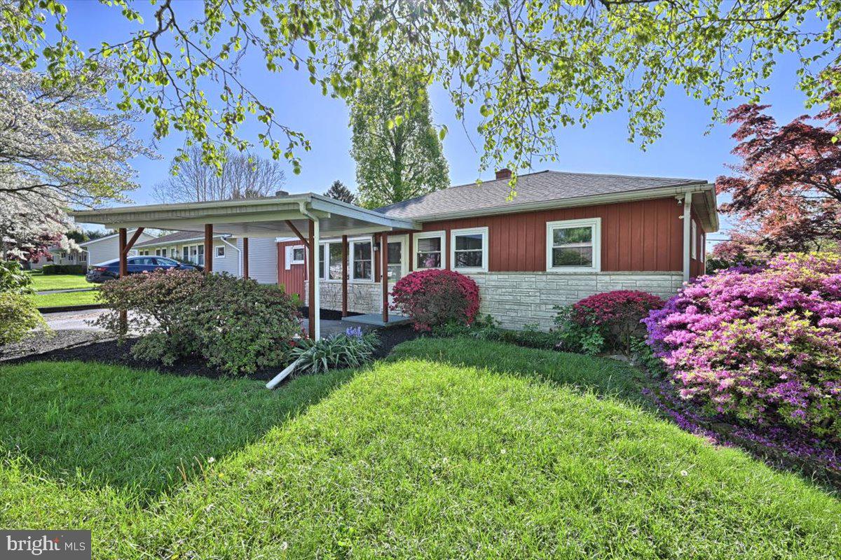 1914 Blue Ridge Drive Lancaster, PA 17603 - Photo 4 of 32 Gallery Image 4