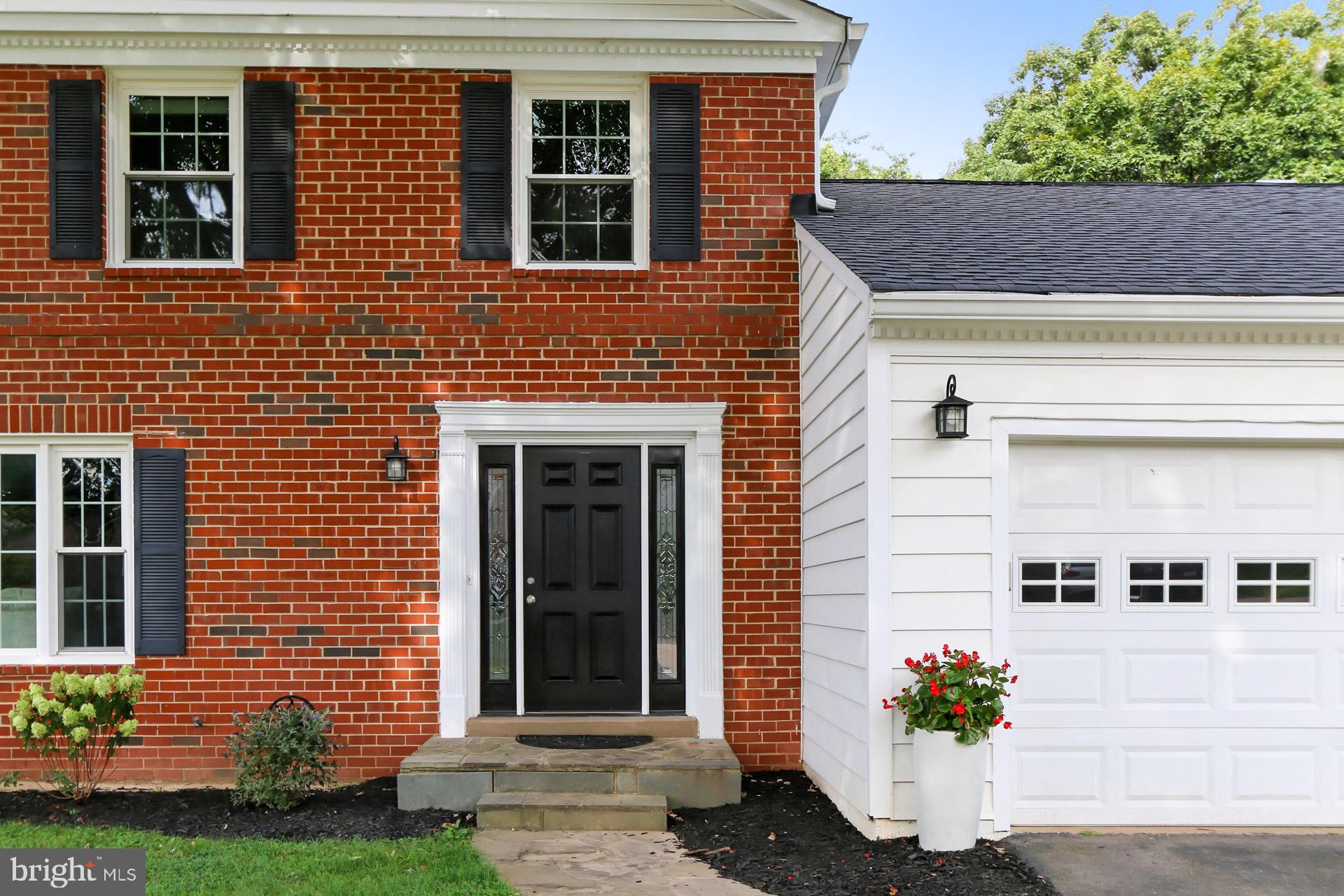 7004 Maple Tree Lane Springfield, VA 22152 - Photo 4 of 58 Front entrance