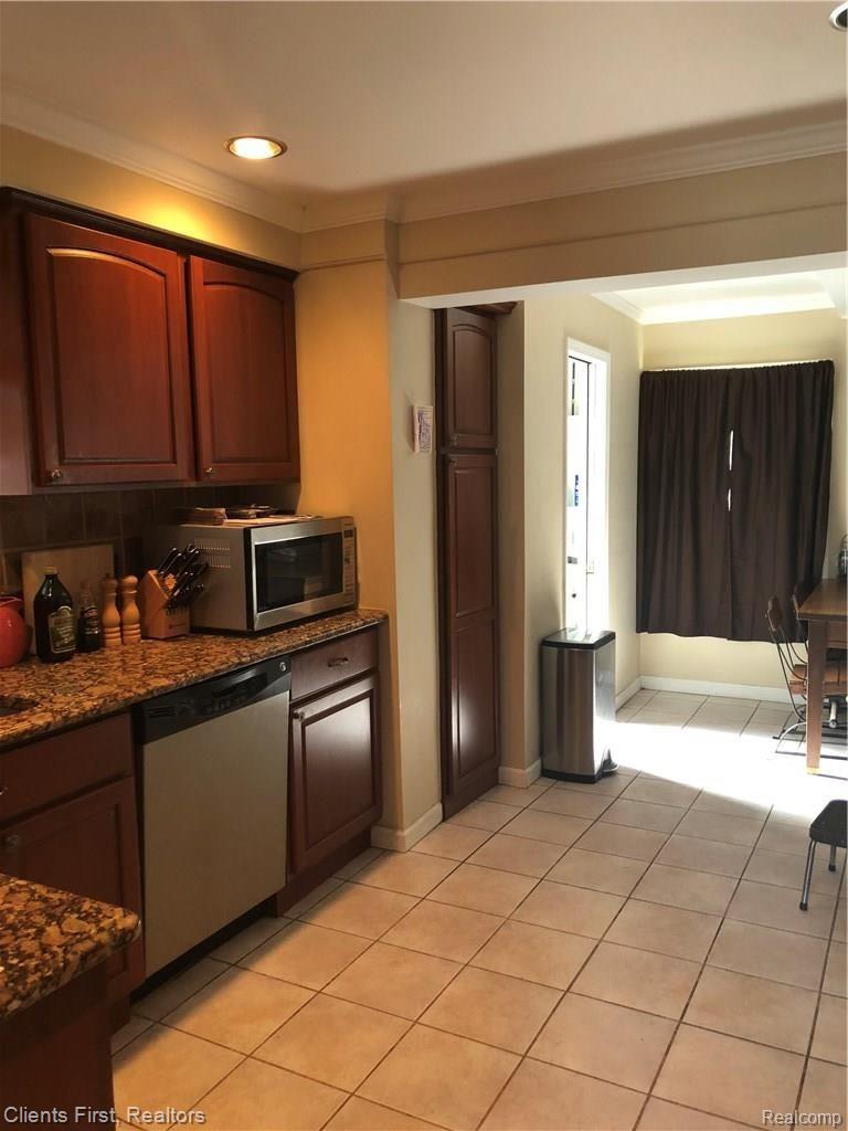 1331 Hampton Road Grosse Pointe, MI 48236 - Photo 8 of 25 IMG_0765.jpg