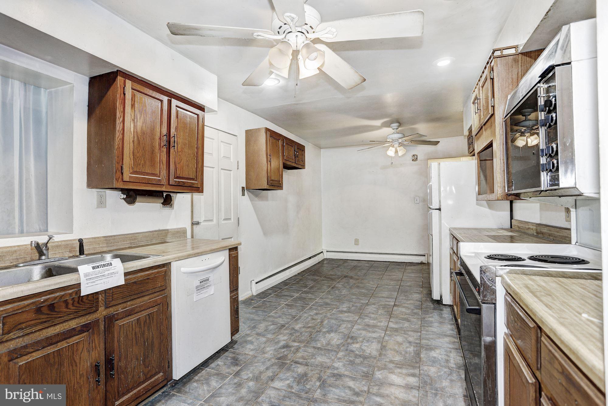 15807 Good Hope Road Silver Spring, MD 20905 - Photo 12 of 33 Kitchen
