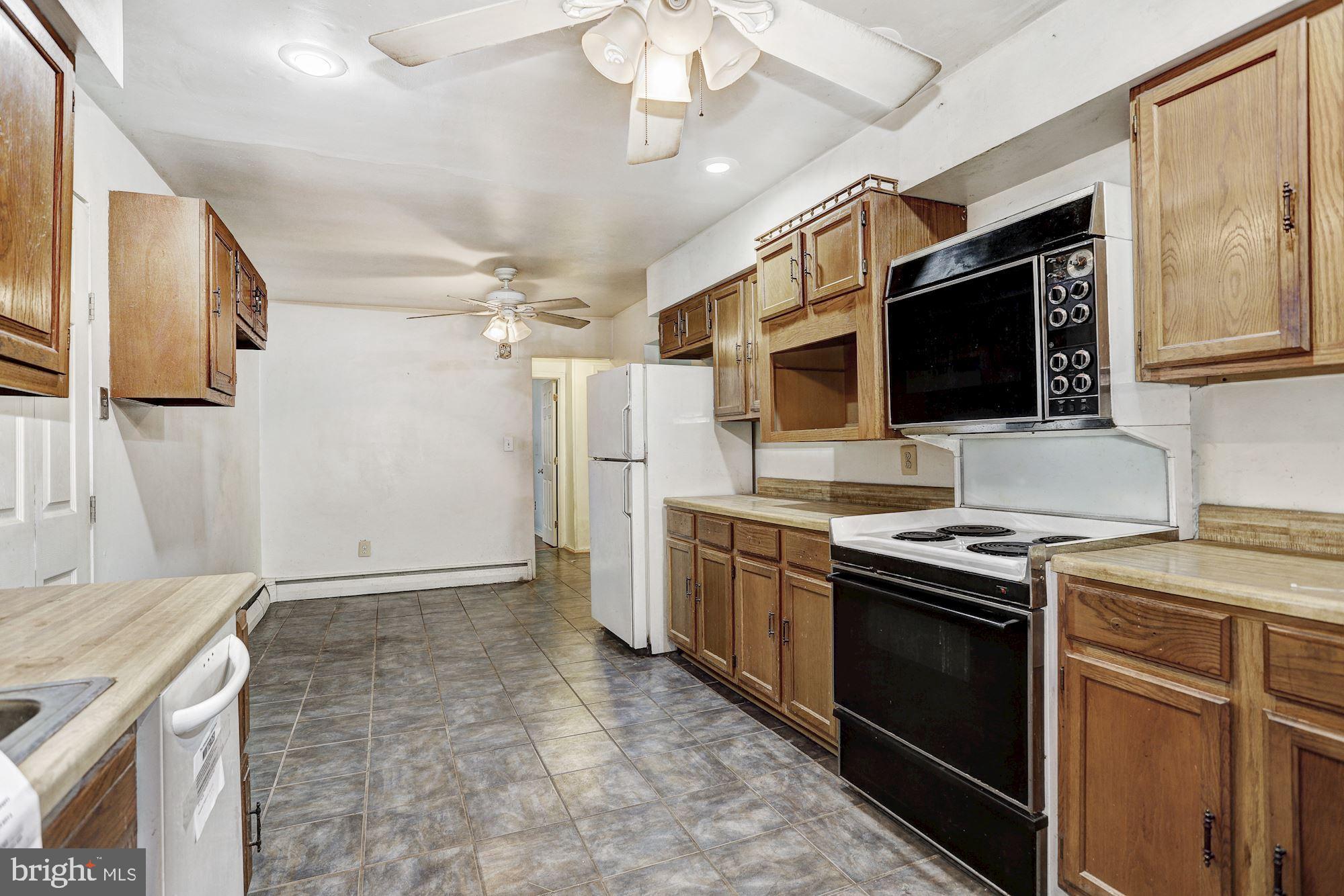 15807 Good Hope Road Silver Spring, MD 20905 - Photo 13 of 33 Kitchen