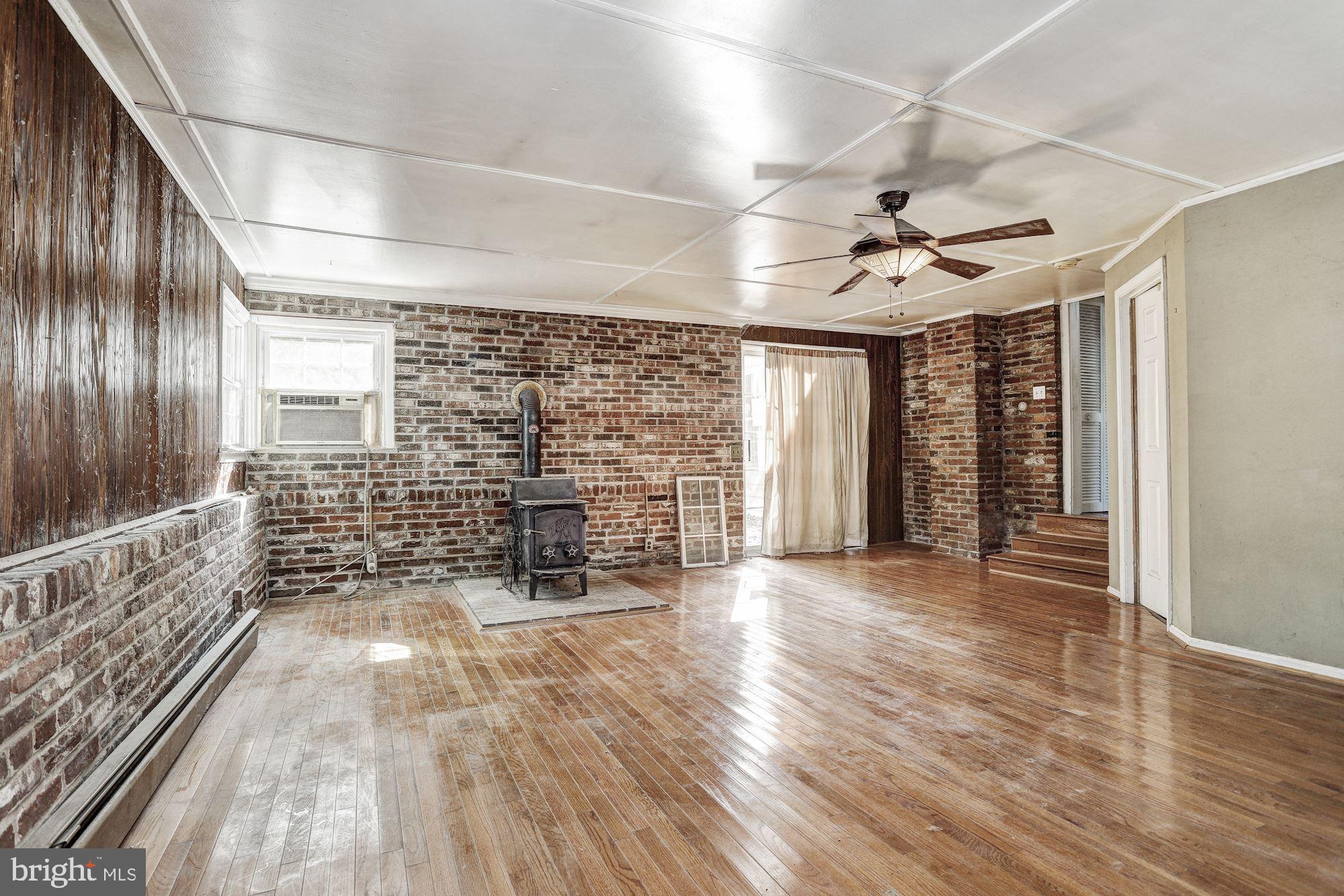 15807 Good Hope Road Silver Spring, MD 20905 - Photo 24 of 33 Family Room