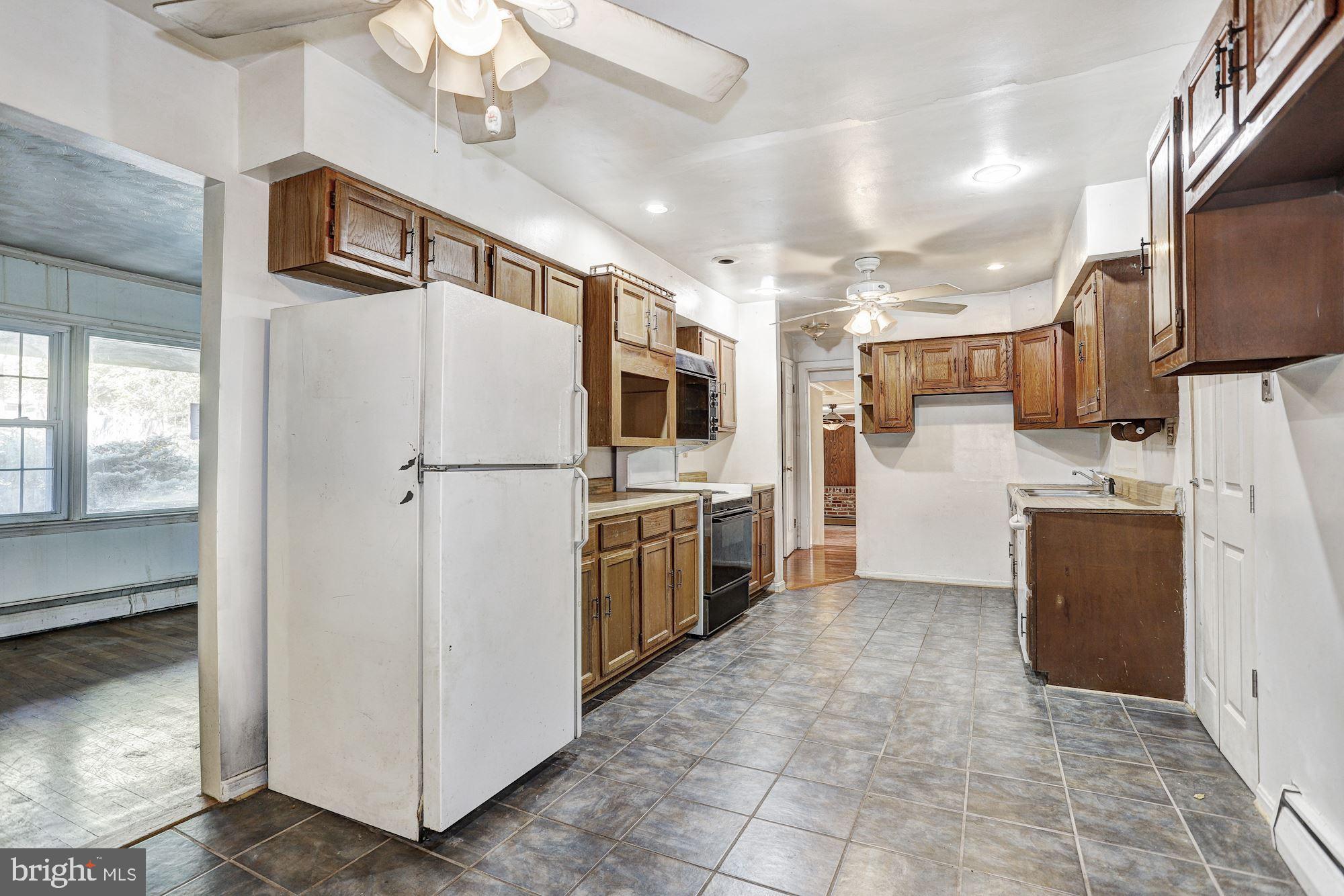 15807 Good Hope Road Silver Spring, MD 20905 - Photo 9 of 33 Kitchen