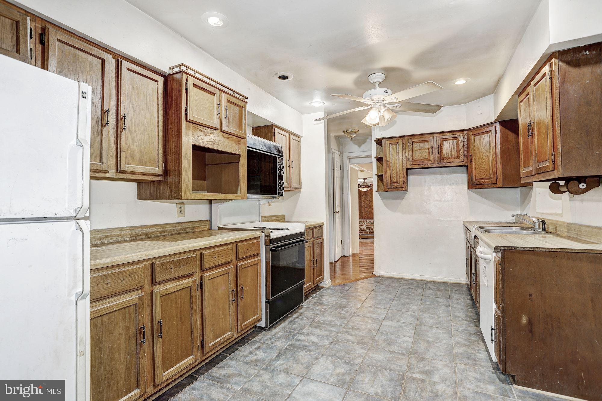 15807 Good Hope Road Silver Spring, MD 20905 - Photo 10 of 33 Kitchen