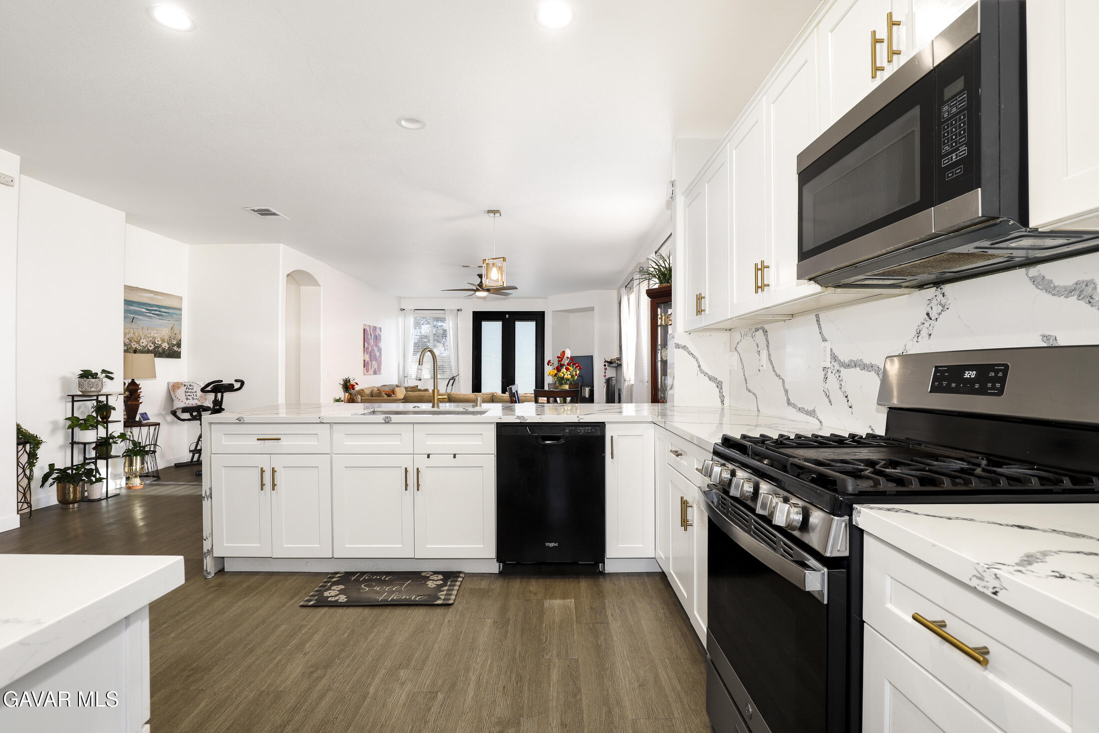 40327 Preston Road Palmdale, CA 93551 - Photo 11 of 32 12