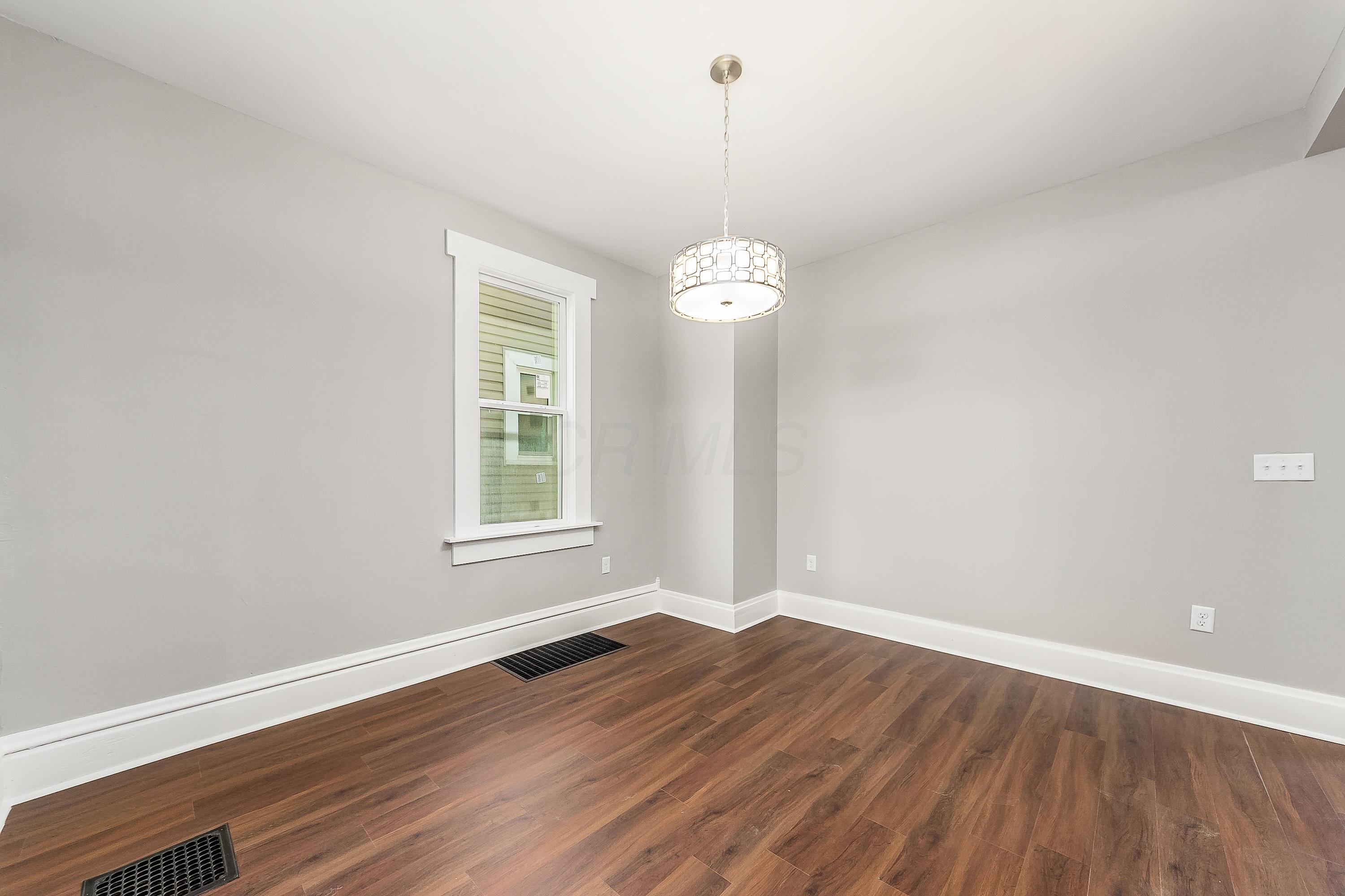 1367 Lockbourne Road Columbus, OH 43206 - Photo 14 of 28