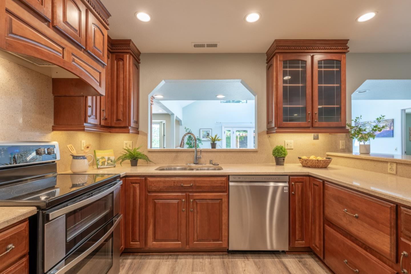 405 Paradise Road Salinas, CA 93907 - Photo 10 of 47 Gallery Image 10