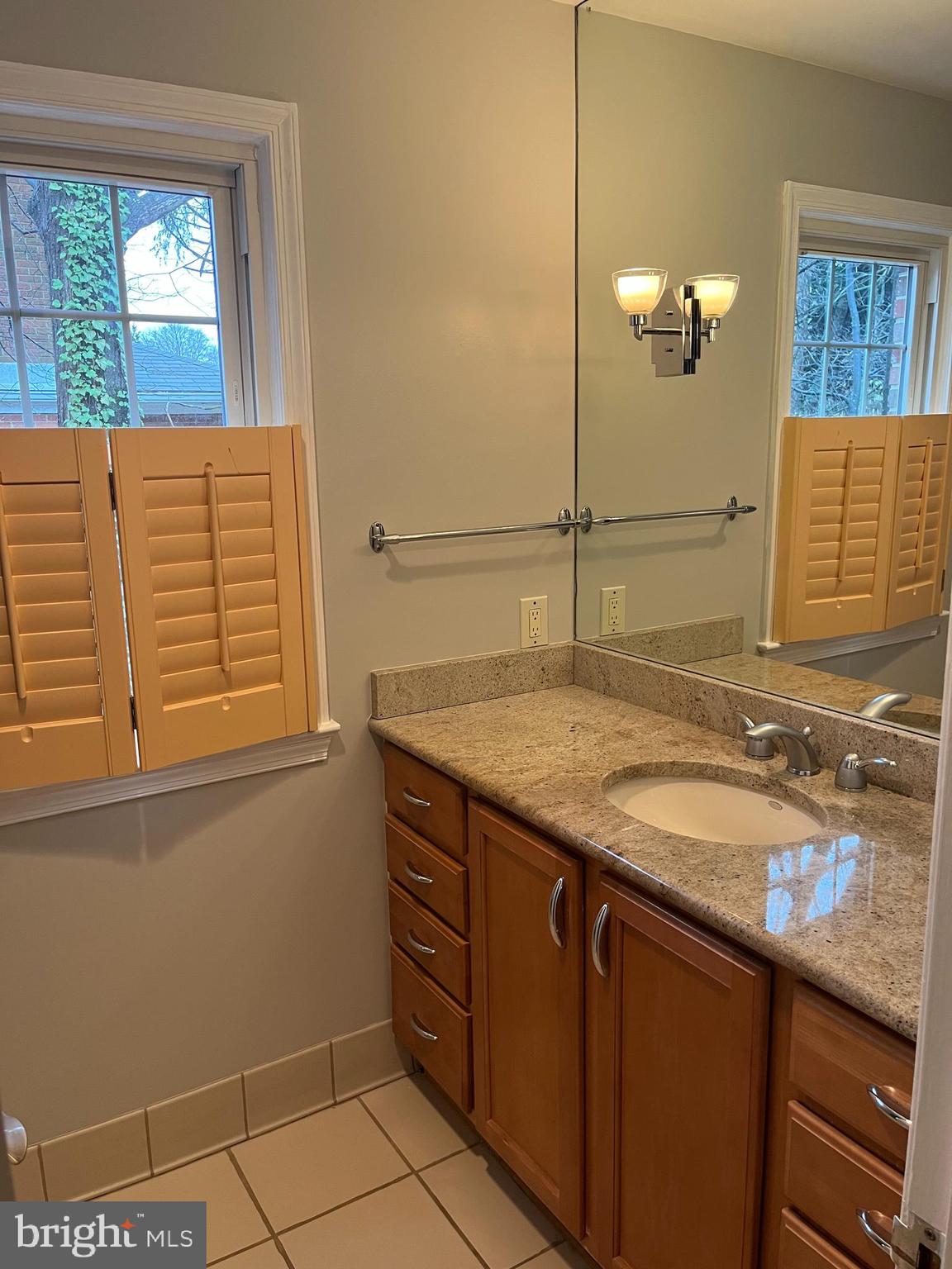 6165 Mori Street McLean, VA 22101 - Photo 14 of 29 Bath 1