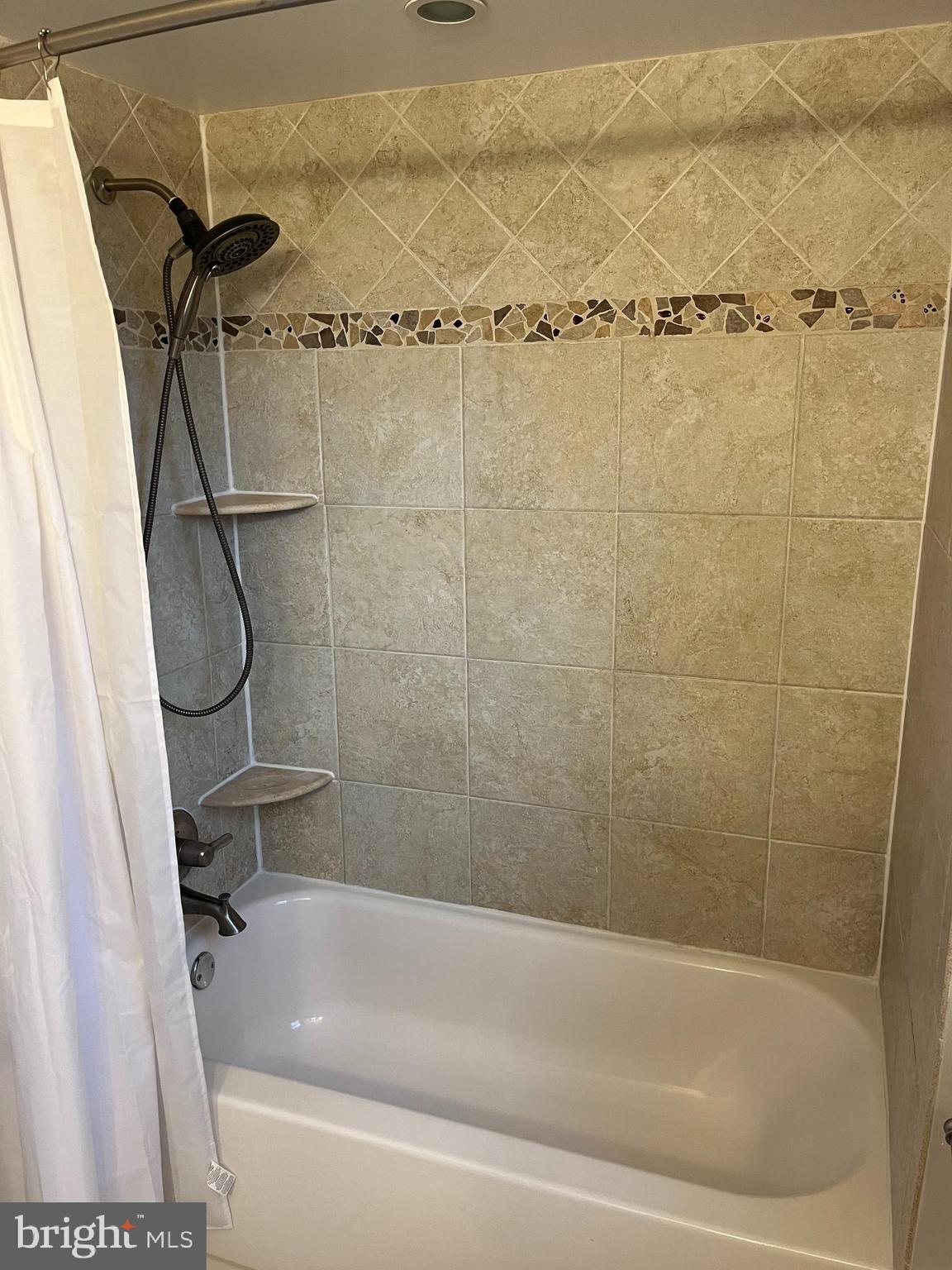 6165 Mori Street McLean, VA 22101 - Photo 19 of 29 Bath 2