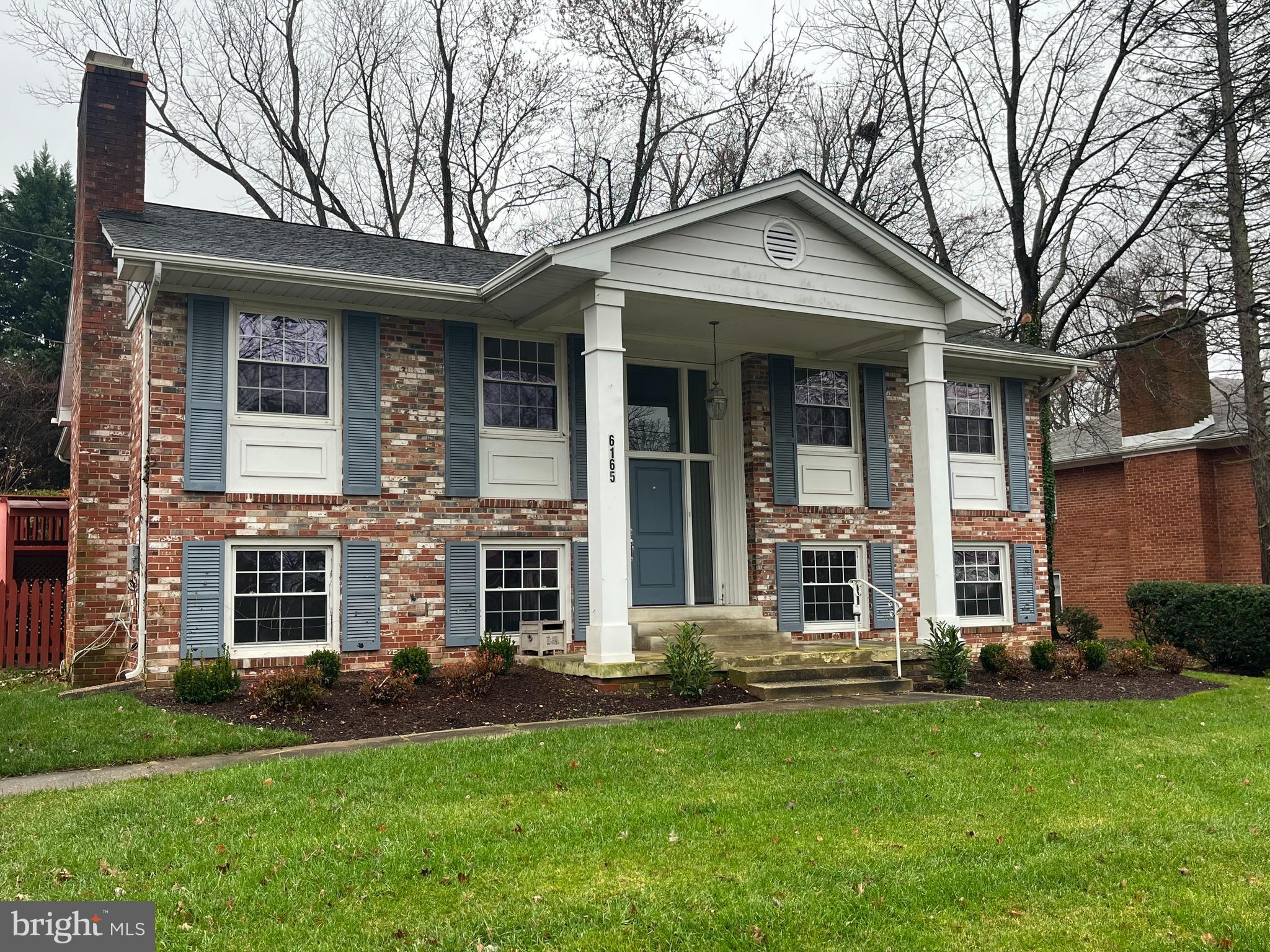 6165 Mori Street McLean, VA 22101 - Photo 2 of 29