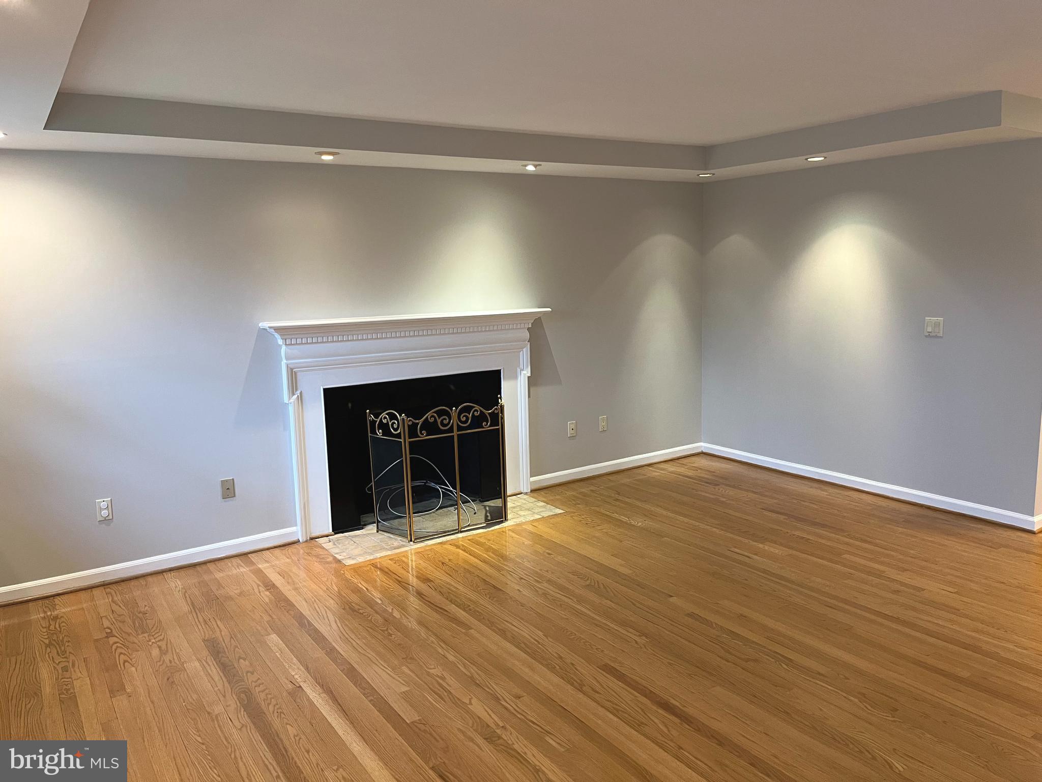 6165 Mori Street McLean, VA 22101 - Photo 5 of 29 Living Room