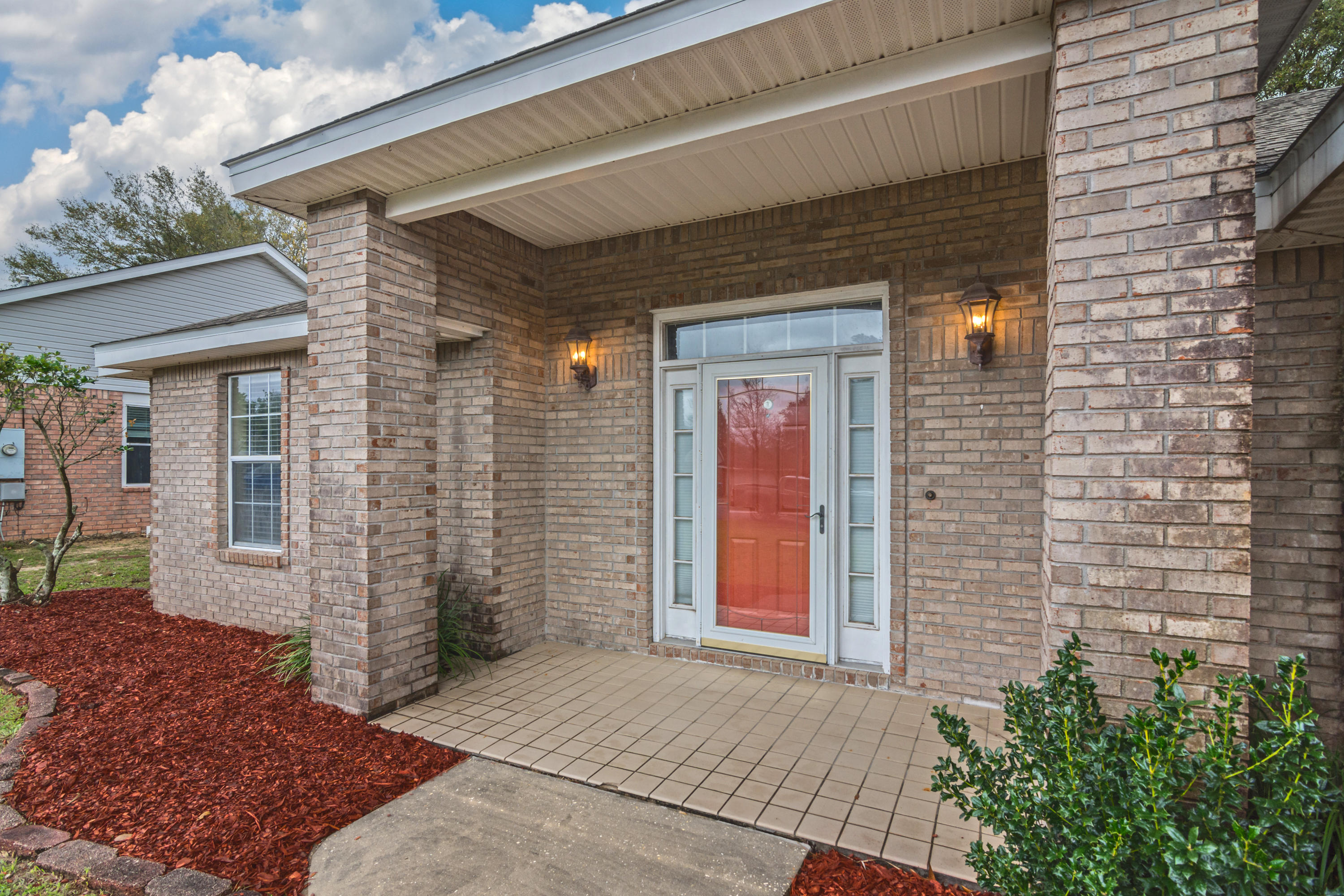520 Risen Star Drive Crestview, FL 32539 - Photo 5 of 34 520 Risen Star Dr Exterior-4