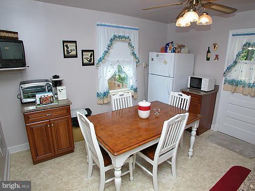 37 Mansion Road Linthicum, MD 21090 - Photo 5 of 16 Kitchen