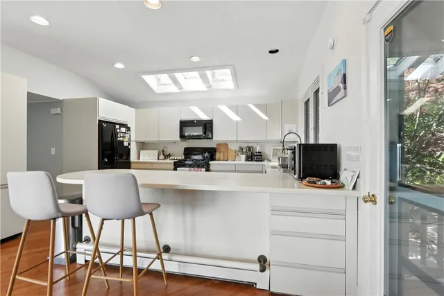 $4,900 | 2 Buckingham Street, Barrington, RI 02806