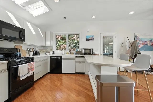 $4,900 | 2 Buckingham Street, Barrington, RI 02806