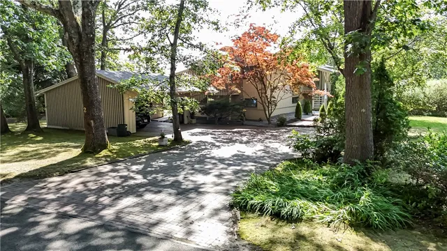 $4,900 | 2 Buckingham Street, Barrington, RI 02806