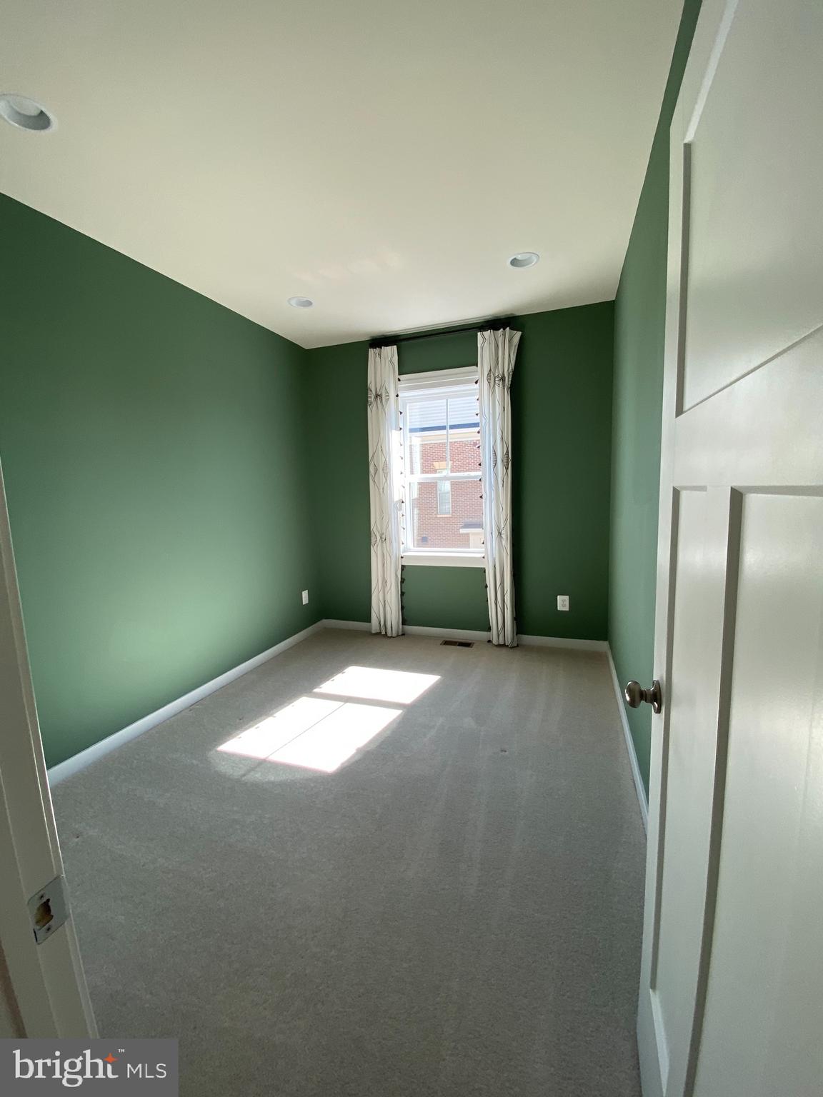 14261 Travilah Road Rockville, MD 20850 - Photo 17 of 23 Bedroom 2 - Upper Level