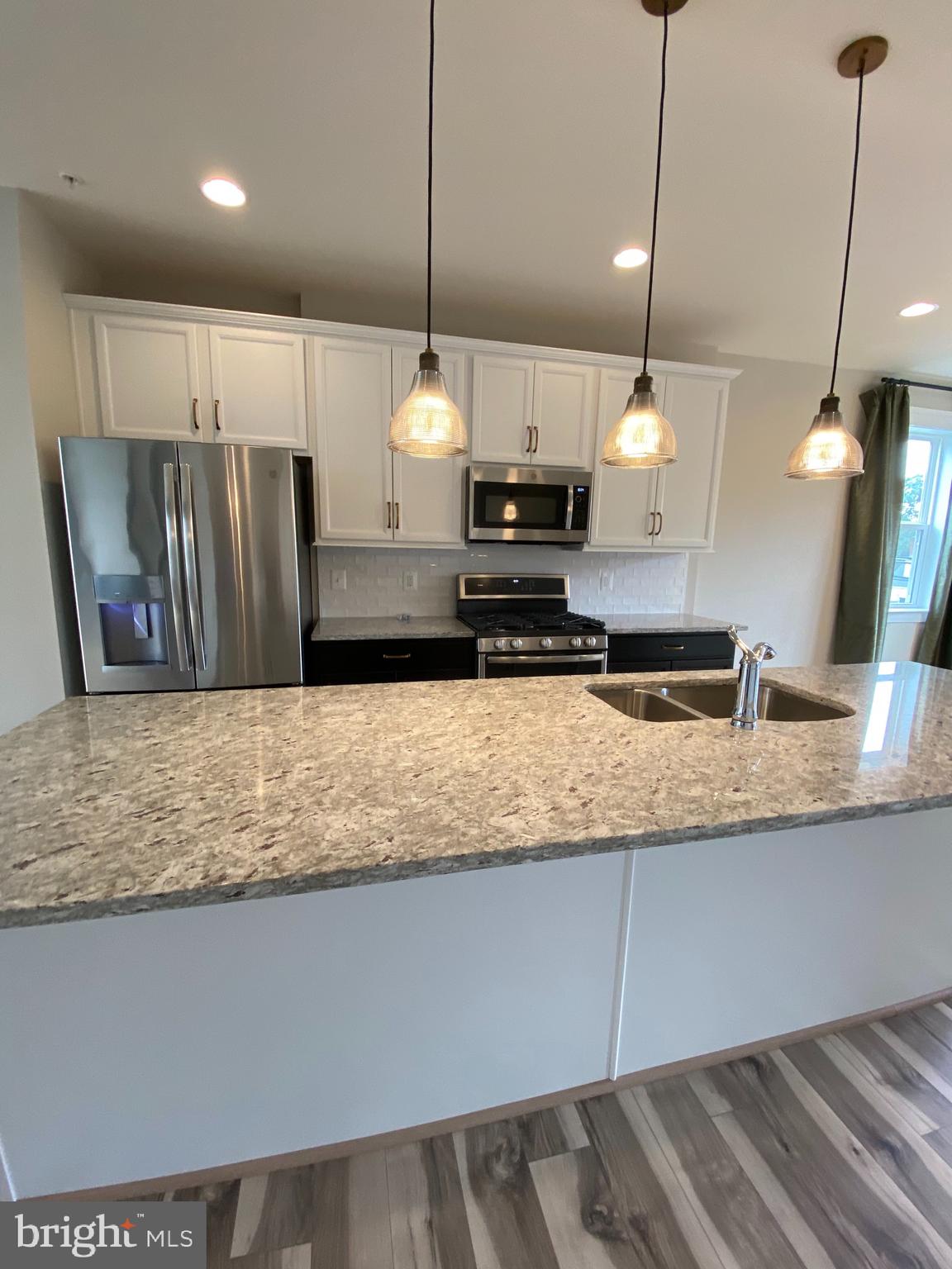 14261 Travilah Road Rockville, MD 20850 - Photo 4 of 23 Kitchen - Main Level