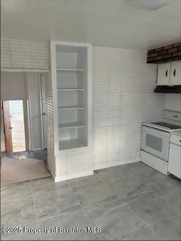 an empty room with a empty space