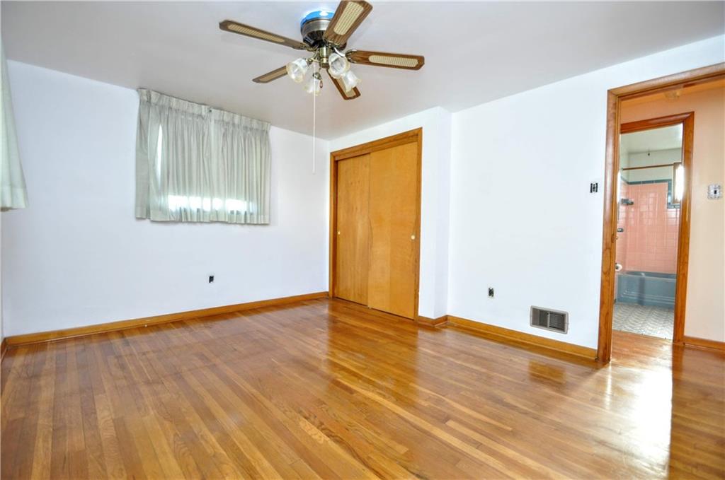 5262 McAnulty Road Pittsburgh, PA 15236 - Photo 13 of 23 Spacious Master Bedroom