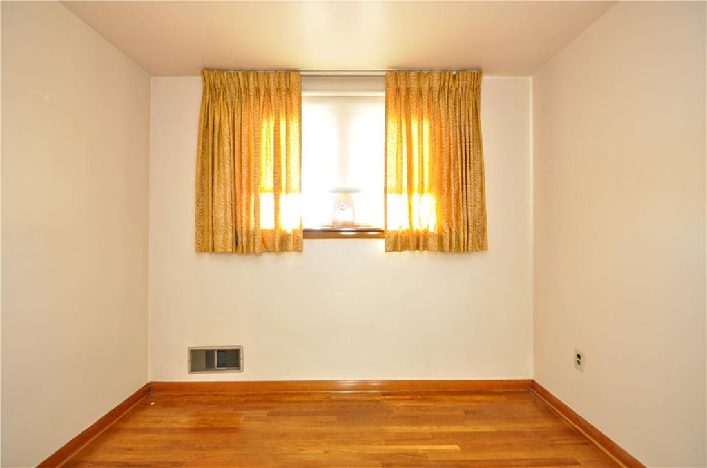 5262 McAnulty Road Pittsburgh, PA 15236 - Photo 14 of 23 Nice Sized 2nd Bedroom