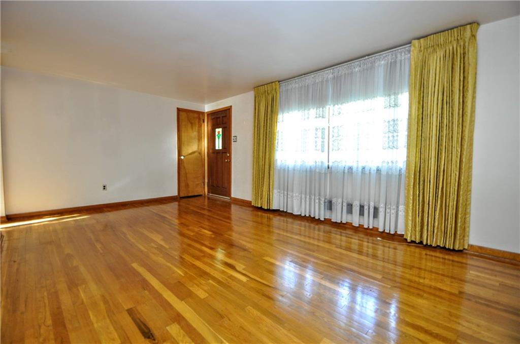 5262 McAnulty Road Pittsburgh, PA 15236 - Photo 6 of 23 Beautiful Hardwoods