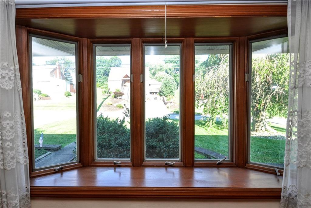 5262 McAnulty Road Pittsburgh, PA 15236 - Photo 7 of 23 Main Living Room Bay Window
