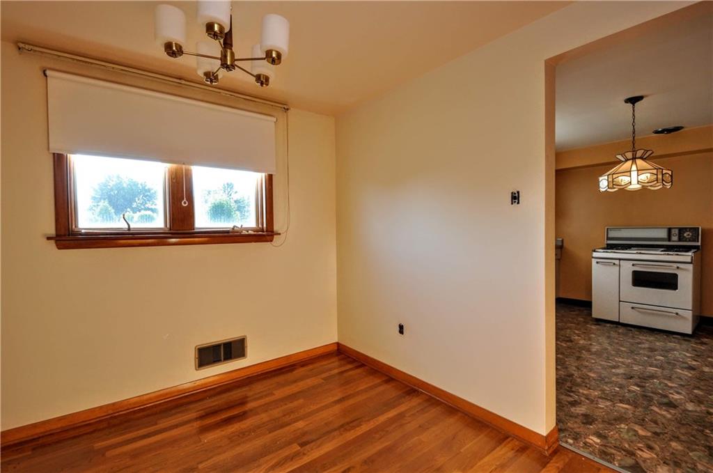 5262 McAnulty Road Pittsburgh, PA 15236 - Photo 9 of 23 Dining Area