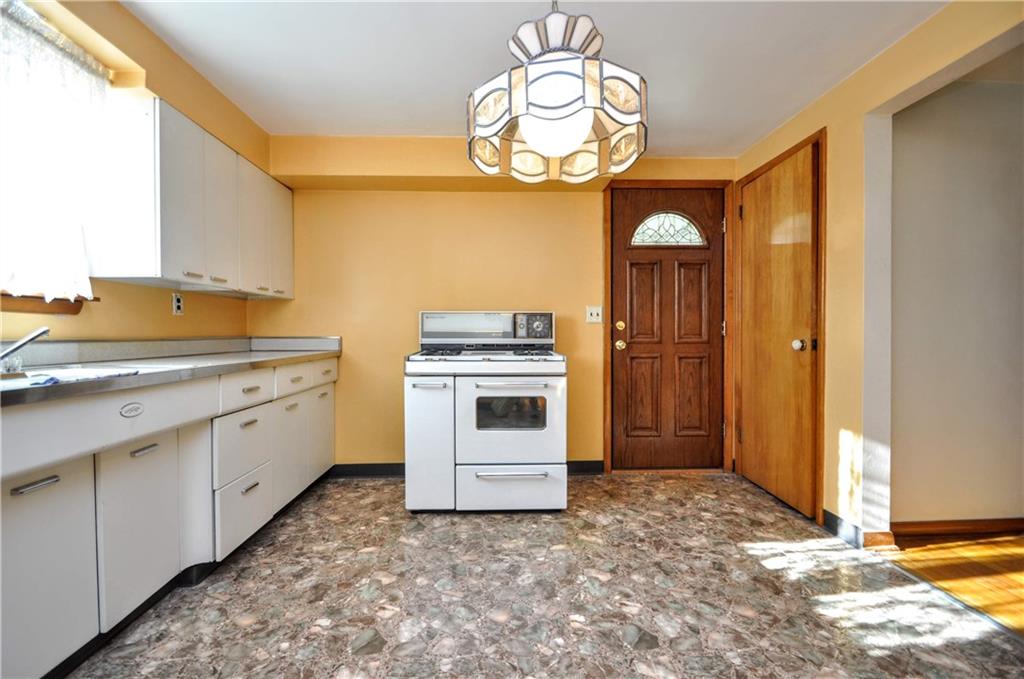 5262 McAnulty Road Pittsburgh, PA 15236 - Photo 10 of 23 Gallery Image 10