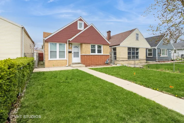 $364,000 | 1530 North 39th Avenue, Stone Park, IL 60165