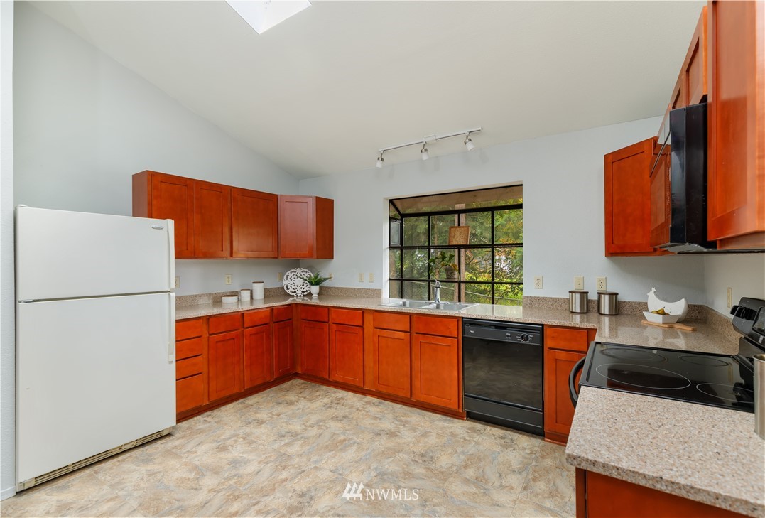 20129 Southeast 145th Street Renton, WA 98059 - Photo 10 of 29 Gallery Image 10