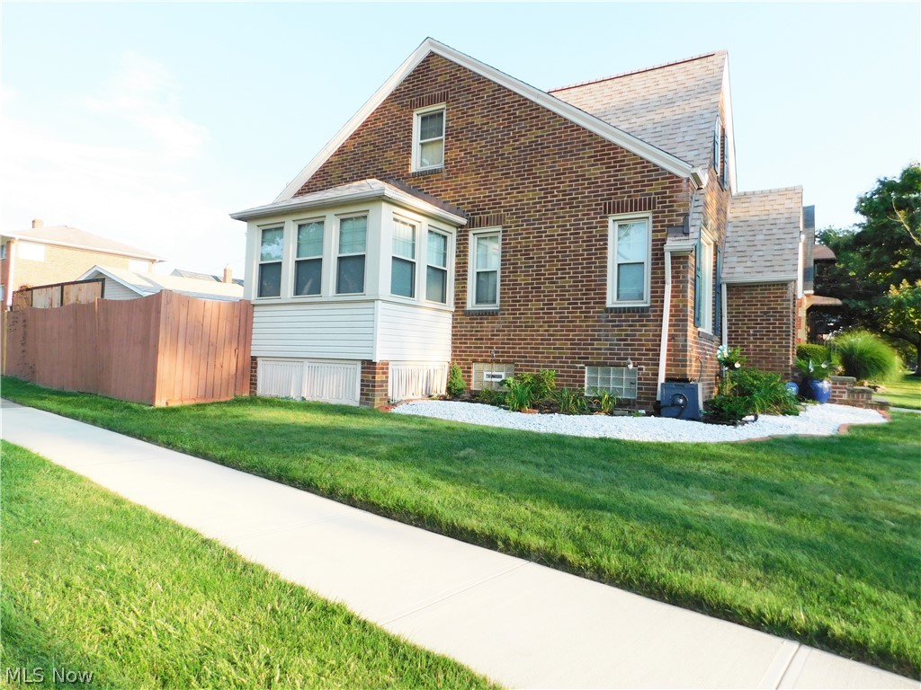 6085 Manchester Road Parma, OH 44129 - Photo 28 of 30