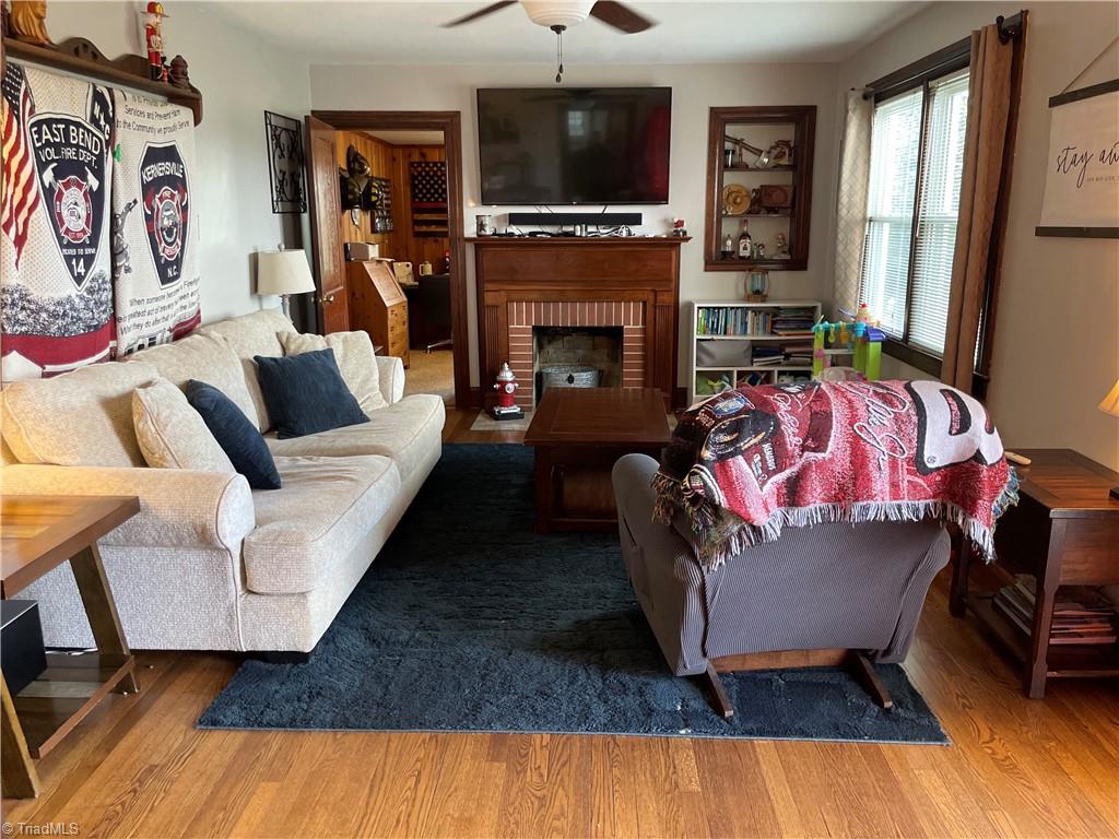 3952 Pride's Road East Bend, NC 27018 - Photo 14 of 26 Living Room