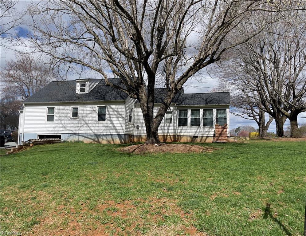 3952 Pride's Road East Bend, NC 27018 - Photo 3 of 26 Gallery Image 3