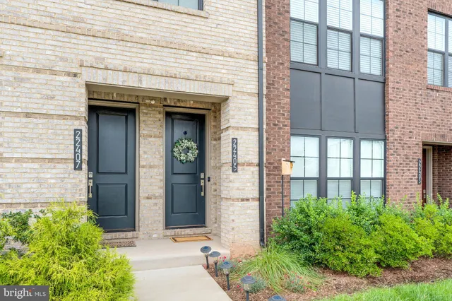 $3,500 | 22405 Claude Moore Drive, Ashburn, VA 20148