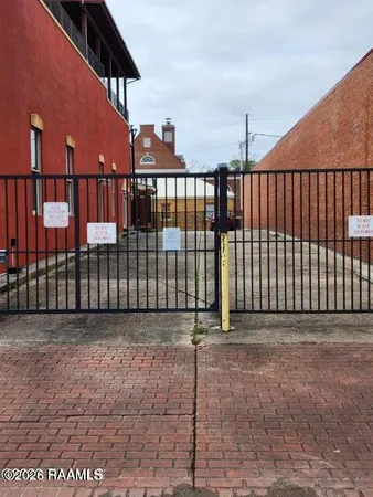 $1,800 | 307 North Main Street, Unit 4, Jennings, LA 70546