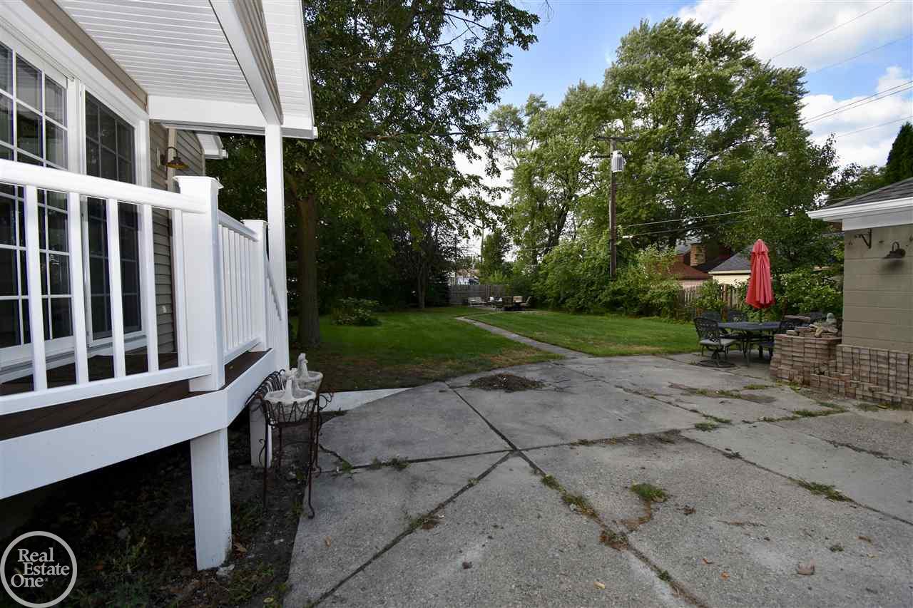 488 Fisher Road Grosse Pointe Farms, MI 48230 - Photo 34 of 40