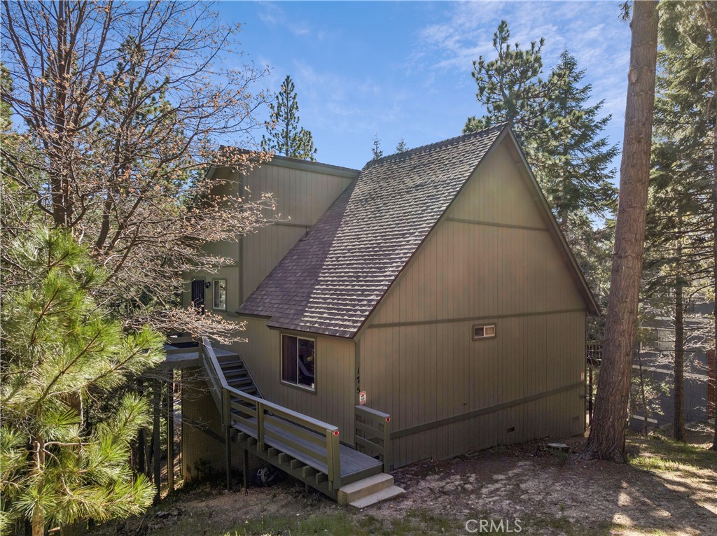 175 Massive Blue Jay, CA 92317 - Photo 2 of 40 a view of a backyard