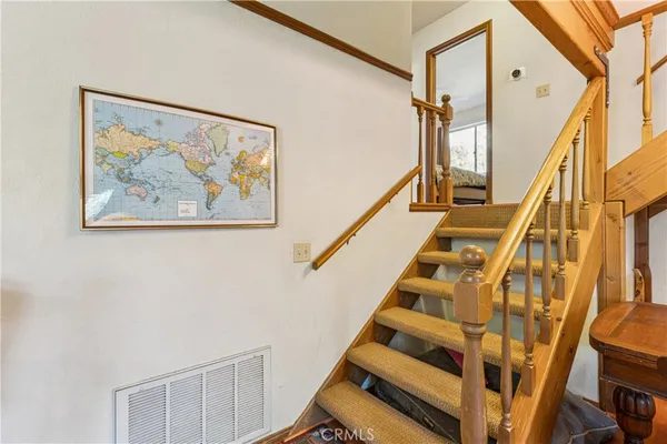 a view of an entryway with workspace