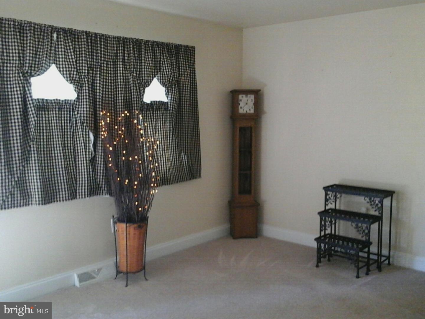 3607 Eisenbrown Road Reading, PA 19605 - Photo 4 of 10