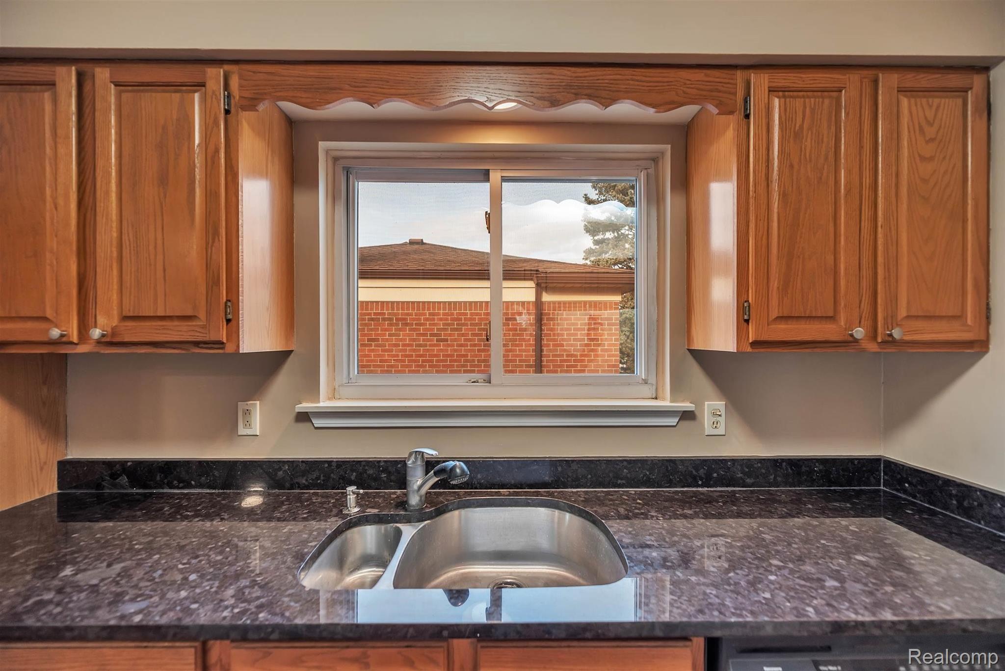 32757 Ridgefield Avenue Warren, MI 48088 - Photo 13 of 46 14-32757 Ridgefield Ave-WindowStill.jpg