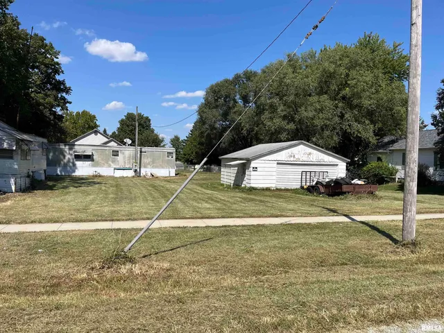 $22,000 | 305 North Chamberlain Street, Roseville, IL 61473