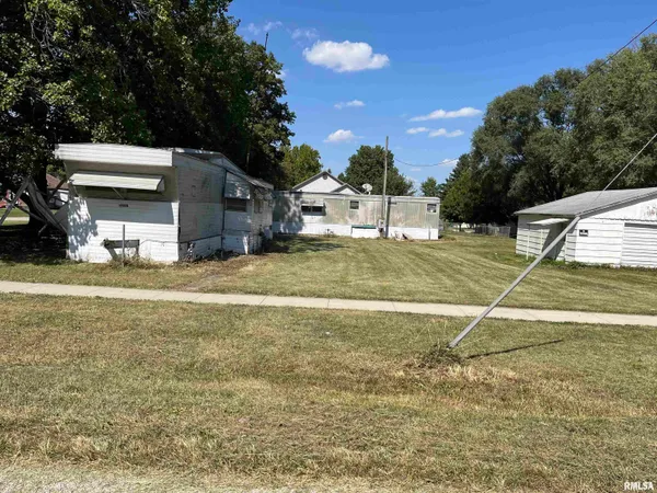 $22,000 | 305 North Chamberlain Street, Roseville, IL 61473