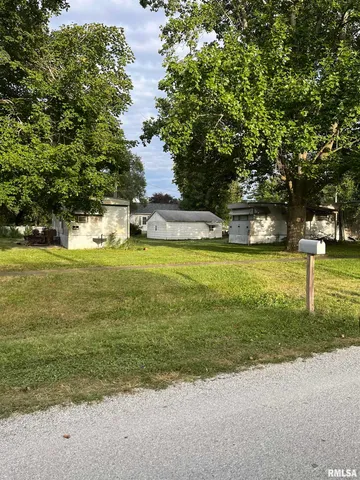 $22,000 | 305 North Chamberlain Street, Roseville, IL 61473