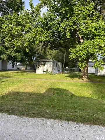 $22,000 | 305 North Chamberlain Street, Roseville, IL 61473