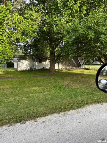 $22,000 | 305 North Chamberlain Street, Roseville, IL 61473