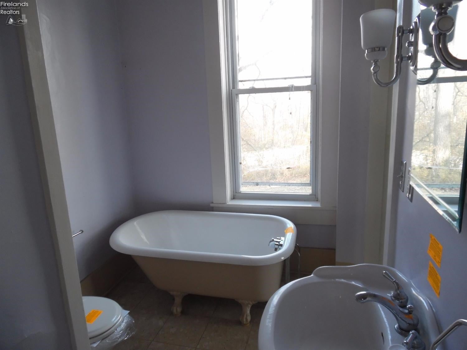 348 Riverside Drive Tiffin, OH 44883 - Photo 7 of 10 Gallery Image 7
